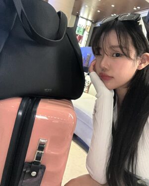 JooE Instagram - #광고
오랜만에 느끼는 힐링🪽

은은한 가을핑크 담은 19디그리 캐리어와 
부드러운 가죽의 조지카 토드백 함께하니 더더 완벽✨🩷

#Tumi #Tumikr #TUMIGEORGICA #TUMI19D hi