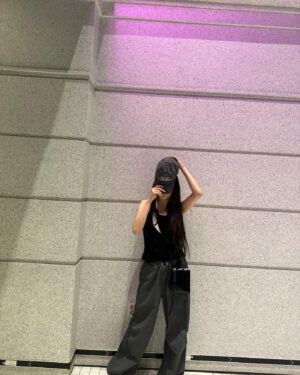 JooE Instagram - Im sure y’all are pretty
Thx💋