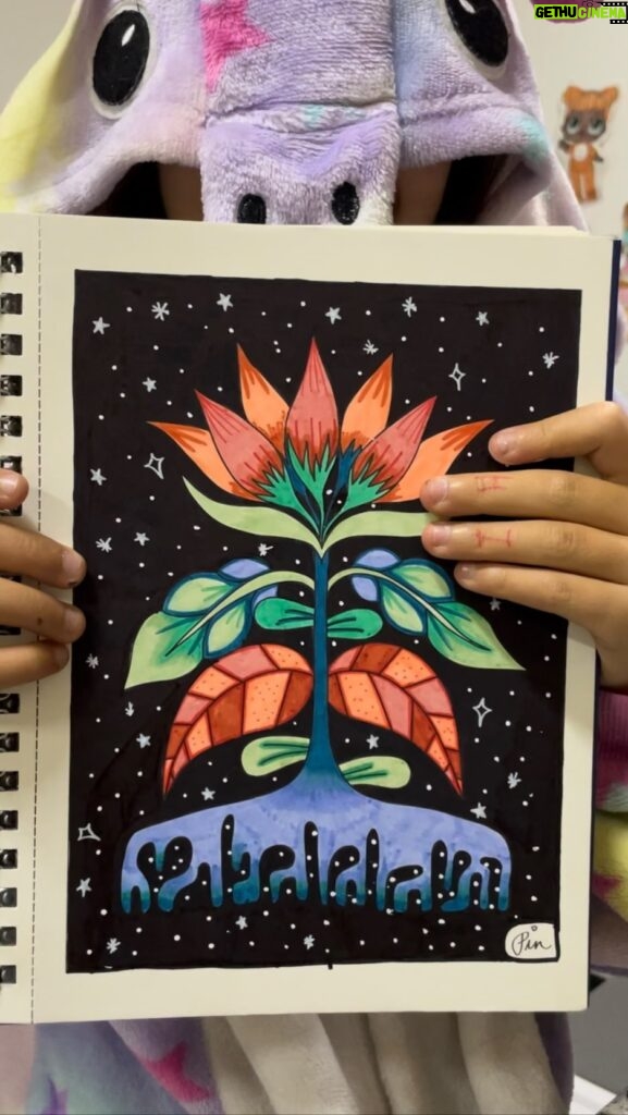 Josefina Montané Instagram - Mi nuevo libro PINOROSA esta vez le tocó la #paletadecolores a mi hija, ella también quería participar 💕 #libroparacolorear