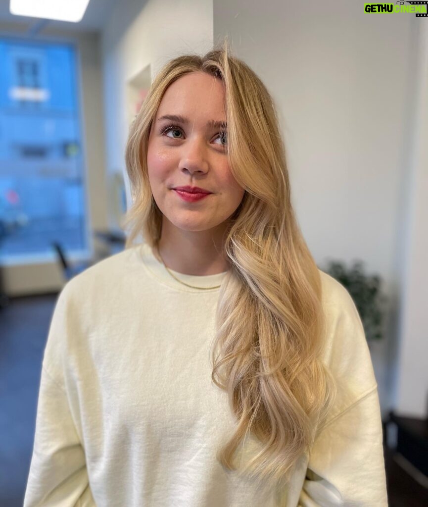 Josefine Frida Pettersen Instagram - (reklame) pov: dyktige, fine ✨@erle_heart_hair✨ er frisøren din🥹💖