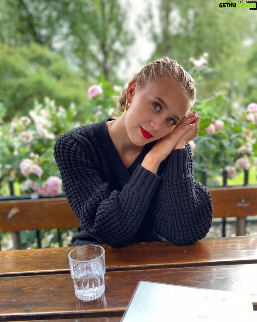 Josefine Frida Pettersen Instagram - Currently pretending it’s summer