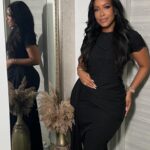Joselyn Dumas Instagram - The most wonderful time of the year is just around the corner 💃🏾💃🏾🎄 … happy new week y’all 🖤 🖤