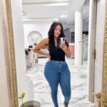 Joselyn Dumas Instagram - Just me, myself and I …🙃❤️