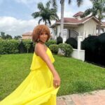 Joselyn Dumas Instagram - …Be the light in any space you take up. 🌻 Purse : @selinabeb MakeUp: @denni_makeover