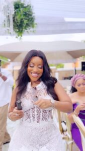 Joselyn Dumas Instagram - The song came up and I said chile hold my cocktail let me get a step in …. 🙃😍 #unavailablechallenge Music 🎶 by @davido