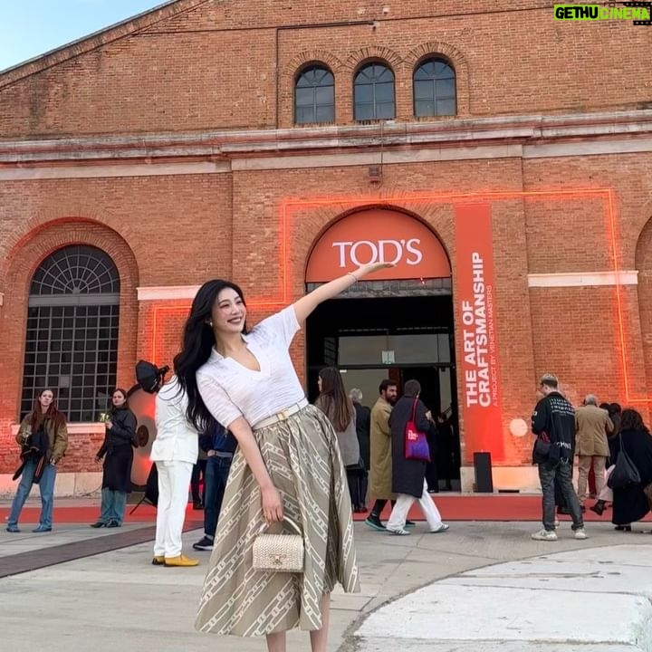 Joy Instagram - @tods 🧡Lovely moments🧡