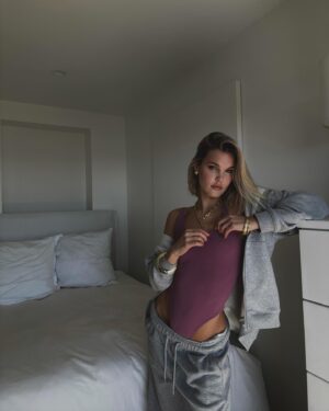 Joy Corrigan Instagram - Living in @alo #MoveIntoWellness