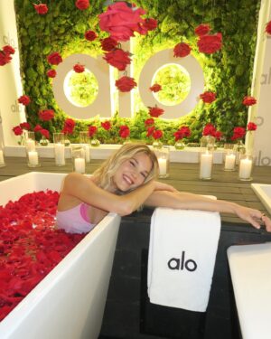 Joy Corrigan Instagram - Take the @plunge into love with @blushtheapp and @alo! 🌹🫶🏼 In celebration of Valentine’s Day, I’ve partnered with @plunge, @blushtheapp and @alo to gift one lucky winner a cold plunge for their home! 🥶

How to enter:
1. Like this post 
2. Follow @plunge, @blushtheapp and @alo 
3. Tag 3 friends that would love this 
4. BONUS entry if you share to your story 

Prize: Full size @plunge All-In cold plunge 

Details: *No limit on tag/entries. The winner will be contacted from the @plunge account. Giveaway ends Sunday 2/18. Once the winner is selected, we will update this post.

…and the winner is @joyhellinga 💕🥶 @plunge will contact you with further details! Congratulations!