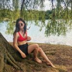 Joyce Ilg Instagram - Wart ihr dieses Jahr schon am See? Der erste Tag am/im Wasser läutet für mich immer den Sommer ein! Liebs! #summervibes