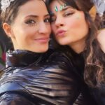 Joyce Ilg Instagram - 3x Kölle Alaaf & 3 Kostüme hatte ich: Drache 🐉, Wednesday (mit meiner Sis als Wednesdays Mitbewohnerin Enid) 🖤 & Elfe 🧝‍♀️ Wie habt ihr euch kostümiert? Oder mögt ihr kein Karneval und kostümieren? 😂 Ich als eschtes kölsches Mädsche liebe ich es natürlich! Hab mit Family & Friends 4 von 6 Tagen gefeiert und 2 ausgesetzt. In meiner Story seht ihr noch die Reste von gestern und heute 🤣 #KölleAlaaf #Karneval #Kostüm #fünfteJahreszeit