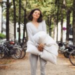 Joyce Ilg Instagram - I am a pyjama lover! ❤🥼 Wer noch? Sobald ich weiß, ich muss an einem Tag nicht mehr aus dem Haus, schmeiße ich mich in meinen Pyjama. Egal, ob um 13 oder um 23 Uhr 😂. Manchmal komm ich auch den ganzen Tag gar nicht raus aus dem Teil, wenn ich nix vor hab. Und wie man sieht, gehe ich sogar so raus. Früher hab ich das tatsächlich oft gemacht, wenn ich morgens um 9 mal ne Runde um den Block Gassi gegangen bin, weil der Hund Pipi musste. Und danach gleich wieder ab ins Bett. #pyjama #pyjamaparty #pajamas