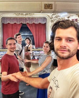 Joyce Ilg Instagram - #Polyamorie ❤️

Das ist übrigens ne Bücherei in einem alten Theater in Buenos Aires 😍 #Hogwarts