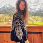 Joyce Ilg Instagram - I am a mountain, I am the sea, you can‘t take that away from me… #mountains #austria #lovinglife
