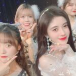 Ju Jingyi Instagram - ❄️👭👭👯‍♀️💃🏻🤟🏻
