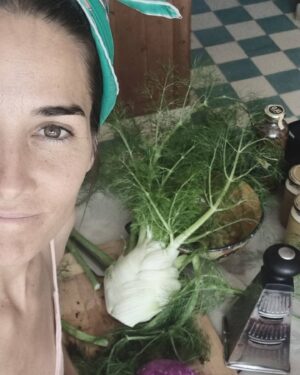 Juana Viale Instagram - Amor con amor se paga! De mu huerta a la mesa.... 
#freesoul #freewoman