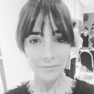 Juana Viale Instagram - Mi nombre es Veronica.
#recursoshumanos película.
Aca andamos, en Córdoba.