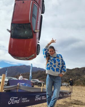 Juana Viale Instagram - Muchos muchos muchos años que @fordargentina y yo nos hemos unido. Amo mi #ranger que me acompaña cuando me visto de princesa y cuando ruteo... es mi hogar... mis hijos identifican nuestra camioneta, mis perros reconocen su sonido cuando llego, es mi hogar en mis viajes.... somos familia, somos la raza fuerte!!! 
Siempre vamos por mas!!!!
Gracias @fordargentina por estar conmigo siempreeeeee