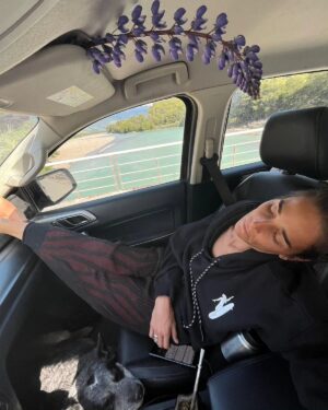 Juana Viale Instagram - Muchos muchos muchos años que @fordargentina y yo nos hemos unido. Amo mi #ranger que me acompaña cuando me visto de princesa y cuando ruteo... es mi hogar... mis hijos identifican nuestra camioneta, mis perros reconocen su sonido cuando llego, es mi hogar en mis viajes.... somos familia, somos la raza fuerte!!! 
Siempre vamos por mas!!!!
Gracias @fordargentina por estar conmigo siempreeeeee