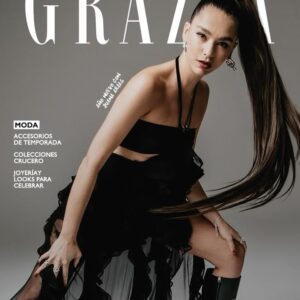 Juanita Arias Instagram - ¡GRAZIA diciembre llegó!
En portada la colombiana Juana Arias que nos contagia de su pasión por la actuación, su carrera inició con un comercial pero que la ha llevado a protagonizar exitosas series y a hacer una película con Will Smith.  No te pierdas la entrevista y nuestras exclusivas fotos con los mejores looks de la temporada y joyas para usar estas fiestas, en portada Juana lleva nuestras favoritas de @tousjewelry 

También sumérgete en un ambiente de fiesta y celebración, de querer reír y soñar.  Prepara tu lista de regalos para un 2024 lleno de estilo y belleza.  Deseos de FW y crucero, accesorios y make up. 
.
.
.
.
.
Fotografía. @santiagorui 
Video. @filmosauriomx 
Directora de Moda. @annielask 
Directora editorial. @tonisalamanca 
Maquillaje. @kerenmakeupart 
Pelo. @ernestovargas_hair 
Asistentes de Moda.  @yessicasalas_cs @brendmirand 

#Grazia #GraziaDiciembre  #2024 #Cover #diciembre #juanaarias #moda #fashion #tous 
#cruise #party #christmastime #newyear #makewishes