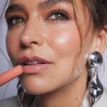 Juanita Arias Instagram - Last One 📸✨🤍 @cosmopolitanmx 💋💄