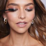 Juanita Arias Instagram - Un Poquito Más de @cosmopolitanmx X @kyliecosmetics 💄✨ 📸