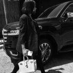 Juddy da Conceição Instagram - 👽 do walk like humans too #paparazzi