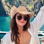 Julia Flabat Instagram - Mantra 🕉️ : La paix et le bonheur sont ma priorité en ce moment . #philippines #coron #paradise @maisonsduvoyage
