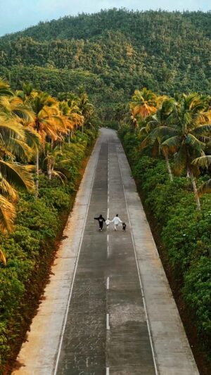 Julia Flabat Instagram - Bien arrivés à …..

Siargao, aux Philippines 🌴🇵🇭😍
Ça fait des années qu’on rêve de découvrir ce pays. 
Que l’aventure commence 🤟🏼
-
Sondage :
Qui avait trouvé la destination ?