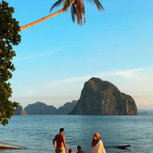Julia Flabat Instagram - Parcourir le monde avec vous 🥹🌏
-
📍Cabanas Beach, El Nido 🇵🇭