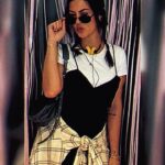 Julia Flabat Instagram - Back in 90´s entre copines 🤩 J’ai reproduit un look Pinterest de Rachel Green en 1996, vous validez ???! (Photo2) Merci @leah.mallet pour cette soirée , un bien fou de rajeunir avec vous les girls 🥰