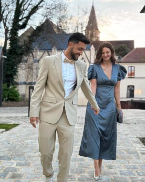 Julia Flabat Instagram - Wedding day 👰🏻
Ma Sista s’est mariée 🎉😍
Une très belle journée en famille🤍
Et forcément, on y pense de   en   avec Julia 
Un mariage à l’étranger ? Des conseils ?
-
📍@domainereinemargot 5*
À deux pas de Paris, vue sur la dame de fer