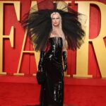 Julia Fox Instagram - Another ICONIC evening at the @vanityfair Oscar party!! Thank you @radhikajones and the whole team for having me again this year 🖤 🦢 I had such an amazing night I didn’t go to sleep til 4 and my call time was 7… hence why this post is coming a day late. Anyway swipe if you want to see what the dress was supposed to look like vs what it looked like on the carpet lol 🤦‍♀️😭