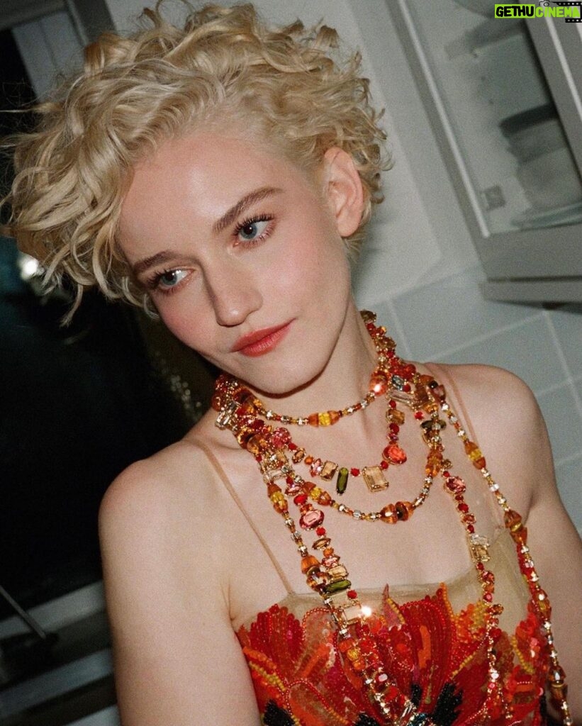 Julia Garner Instagram - The holidays are just better when you are covered in @SwarovskiCrystals! Thank you @voguemagazine and @Swarovski for another amazing project together. #IgniteYourDreams ❤️‍🔥 Stylist: @tabithasimmons Makeup: @hungvanngo Hair: @bobbyeliot @giovannaengelbert