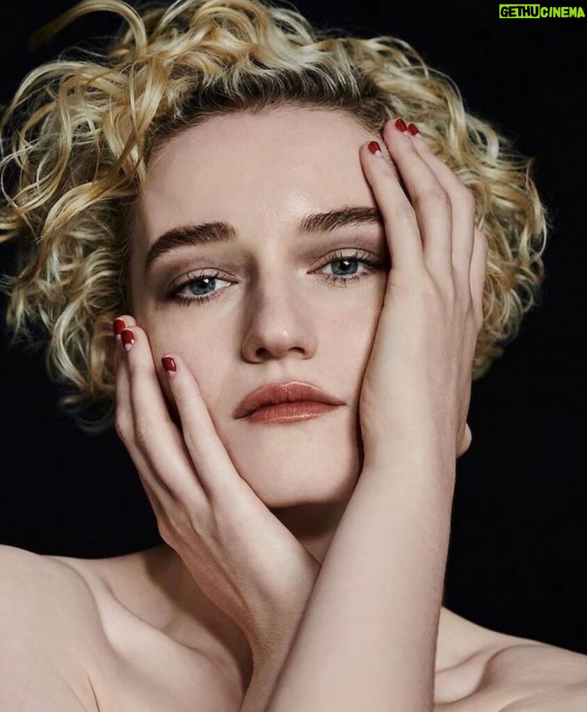 Julia Garner Instagram - Born and bred New Yorker. #newyork ❤️‍🔥🥯🍕 Photographed by @collierschorrstudio Styled by @rebeccarams Story by @kristasmith Hair by @bobbyeliot Makeup by @kateleemakeup Nails by @betina_goldstein