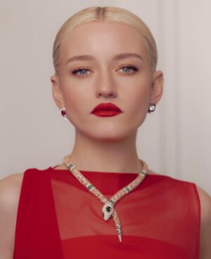 Julia Garner Instagram - ♥️ Thank you @criticschoice for the wonderful evening and CONGRATULATIONS TO ALL THE WINNERS! It was such an honor to be nominated with such stellar women. Also, BIG thank you to @bulgari for the most stunning jewels and @ferragamo for the coolest dress. ♥️ Photos by the amazing @eliastahan 

@elizabethsaltzman 
@bobbyeliot 
@hungvanngo 
@betina_goldstein 
@lordgmv 
@facegym 
@traceycunningham1