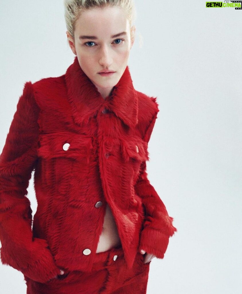 Julia Garner Instagram - ❤️‍🔥 Outtakes for @theststyle ❤️‍🔥 Magazine @theststyle   Photographer @OliviaMalone   Styling @Mindy_Le_Brock   Hair @BobbyEliot   Makeup @Karo_Kangas   Nails @Betina_Goldstein   Props @_Ro.g_   Production @ViewfindersNYLA