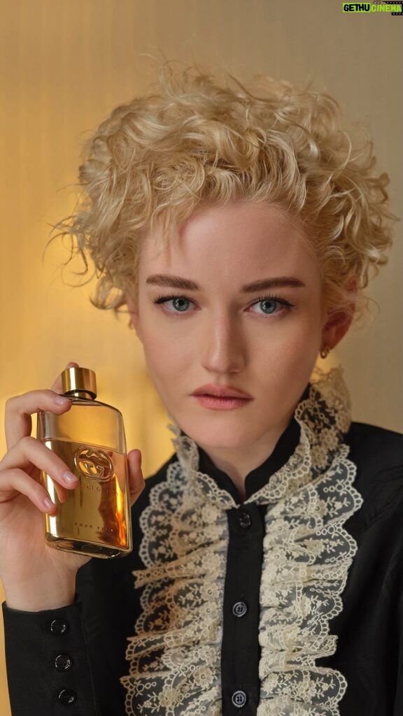 Julia Garner Instagram - Revealing the objects in my #GucciHorsebit1955 like the Gucci Guilty scent for The 21, Gucci’s new interview series. #GucciHorsebit1955 #GucciGuilty