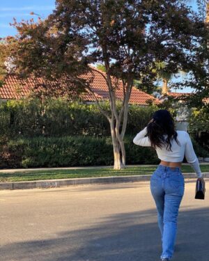 Julia Kelly Instagram - blue jean baby
