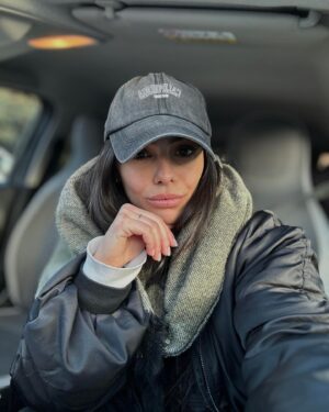 Julia Morgante Instagram - je vous laisse philosopher à ma place 🫱🏼‍🫲🏽 bon courage pour cette nouvelle semaine qui arrive, j’sais pas pour vous mais les débuts de 2024 me laissent un peu perplexe 🙎🏻‍♀️