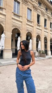 Julia Morgante Instagram - le retour du « je n’aime pas le bleu mais… » 👩🏻‍🔧 LES FILLES, IMPORTANT ! à l’occasion des French Days le site @prettylittlething passe de -40 à -50 %, mais avec mon code JULIAM55 vous avez jusqu’à -55% sur tout le site ! (exclu nouveauté et beauté) jusqu’au 2 octobre donc n’attendez pas 1 mois pour valider vos paniers 👀 #collaborationcommerciale