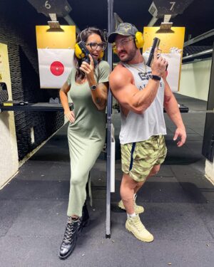 Julia Paredes Instagram - Mr. And Mrs Parisi 
#mrandmrssmith#passion#gun#dubai