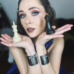 Julia Sanina Instagram - Random photo/video April 2024 1. Пусте відро/ваза 2. Завершення туру. Прощавай спина 3. Наша публіка the best 4. Retreat 5. Медитація 6. Півонії 7. Шах і Мат 8. В унісон 9. Стіна/Berlin
