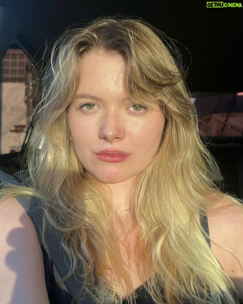 Julia Simoura Instagram - and the sun will shine again