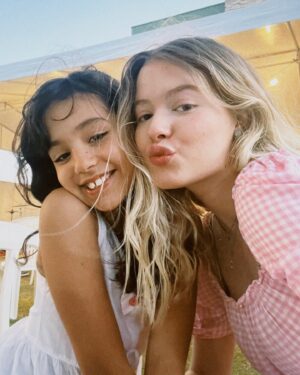 Julia Simoura Instagram - um sábado de muito amor com minhas meninas 💓