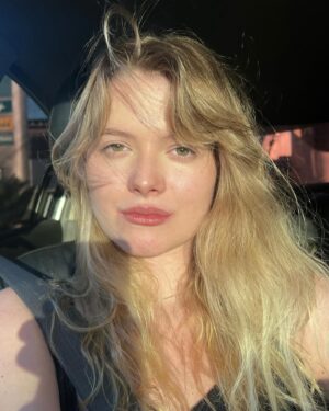 Julia Simoura Instagram - and the sun will shine again