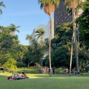 Julia Simoura Instagram - uma acadêmica de direito e amante de história se aventurando pelo palácio do catete e pela história da república brasileira