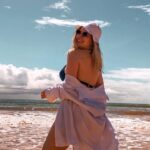Julia Simoura Instagram - vitamin sea