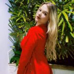 Julia Simoura Instagram - happy xmas 🎄