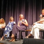 Juliana Didone Instagram - Nossa temporada carioca tá chegando ao fim e meu coração fica numa mistura de trasbordamento e vazio. Dar voz as reflexões do livro 60 Dias de Neblina, da @rafaelacarvalhoescritora — com um time de mulheres tão geniais, acende em mim a certeza da necessidade de falar sobre a profunda dualidade da maternidade. Obrigada parceiras @bethgoulartoficial @renatamizrahi por essa jornada linda e intensa! E se você ainda não viu, vem que ainda tem ingresso para as 3 últimas sessões! @espacoecovillarihappy