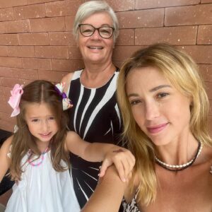 Juliana Didone Instagram - A beleza dupla do meu mundo — Ser filha da Fátima e mãe da Liz! Feliz dia das mães!
🤍🌷